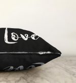 - Sonil-K-6758-Gorsel3 - Realhomes  Siyah Zeminde Love Yazılı Modern Raşel Kadife Yastık Kırlent Kılıfı Realhomes