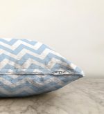 - Sonil-K-775-Gorsel3 - Realhomes Modern Zigzag Desenli Dijital Baskılı Raşel Kadife Yastık Kırlent Kılıfı Realhomes