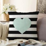 - Sonil-K-795-Gorsel1 - Realhomes Kalp Desen Dijital Baskılı Raşel Kadife Yastık Kırlent Kılıfı Realhomes