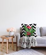 - Sonil-K-cokzigfla-Gorsel2 - Realhomes  Zigzag Zeminde Flamingo ve Yapraklar Tasarımlı Modern Raşel Kadife Yastık Kırlent Kılıfı Realhomes