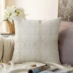 - Sonil-K-damask-Gorsel1 - Realhomes Krem Renkli Damask Motifleri Tasarımlı Raşel Kadife Yastık Kırlent Kılıfı Realhomes