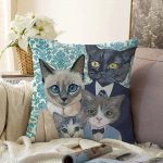 - Sonil-K-kedi-aile-Gorsel1 - Realhomes Kedi Ailesi Desenli Raşel Kadife Yastık Kırlent Kılıfı Realhomes