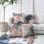 Çift Taraflı Pembe Zeminde Gül Ve Yaprak Desenli 4'Lü Şönil Kırlent Kılıf Seti Realhomes