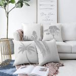 - Sonil-K4luset52-Gorsel1 - Realhomes Çift Taraflı Beyaz Zeminde Gri Palmiye Ağaç Tasarımlı Modern 4'Lü Şönil Yastık Kırlent Kılıf Seti Realhomes