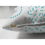 Çift Taraflı Beyaz Zeminde Mavi Puan Gold Yıldızlı Dijital Baskılı Modern Süet Yastık Kırlent Kılıfı Realhomes