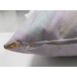 - Suet-K-7050-Gorsel3 - Realhomes Çift Taraflı Gold Detaylı Soyut Çizimli Dijital Baskılı Modern Süet Yastık Kırlent Kılıfı Realhomes