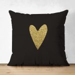- Suet-K-7115-Gorsel1 - Realhomes Çift Taraflı Siyah Zeminde Coklu Gold Kalp Desenli Dijital Baskılı Modern Süet Yastık Kırlent Kılıfı Realhomes