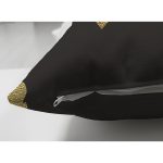 - Suet-K-7116-Gorsel3 - Realhomes Çift Taraflı Siyah Zeminde Gold Puantiyeli Dijital Baskılı Modern Süet Yastık Kırlent Kılıfı Realhomes