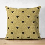 - Suet-K-7121-Gorsel1 - Realhomes Çift Taraflı Gold Zeminde Beyaz Ok Motifli Dijital Baskılı Modern Süet Yastık Kırlent Kılıfı Realhomes