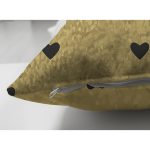 - Suet-K-7121-Gorsel3 - Realhomes Çift Taraflı Gold Zeminde Beyaz Ok Motifli Dijital Baskılı Modern Süet Yastık Kırlent Kılıfı Realhomes