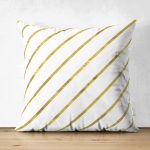 - Suet-K-7140-Gorsel1 - Realhomes Çift Taraflı Beyaz Zemin Üzerinde Gold Renkli Yatay Çizgili Modern Süet Yastık Kırlent Kılıfı Realhomes
