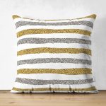 - Suet-K-7155-Gorsel1 - Realhomes Çift Taraflı Beyaz Zeminde Gold Ve Siyah Çizgili Dijital Baskılı Modern Süet Yastık Kırlent Kılıfı Realhomes