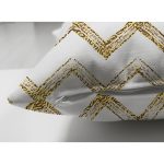 Çift Taraflı Beyaz Zeminde Gold Zigzag Desenli Dijital Baskılı Modern Süet Yastık Kırlent Kılıfı Realhomes