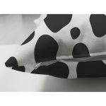 - Suet-K-7183-Gorsel3 - Realhomes Çift Taraflı Beyaz Zeminli Siyah Puantiye Desenli Dijital Baskılı Modern Süet Yastık Kırlent Kılıfı Realhomes