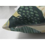 Çift Taraflı Soft Renkli Zemin Üzerinde Koyu Renkli Yaprak Desenli Süet Yastık Kırlent Kılıfı Realhomes