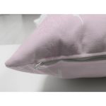 - Suet-K-7272-Gorsel3 - Realhomes Çift Taraflı Pembe Zemin Üzerinde Sarmaşık Desenli Dijital Baskılı Modern Süet Yastık Kırlent Kılıfı Realhomes