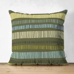 - Suet-K-7286-Gorsel1 - Realhomes Çift Taraflı Hardal Zeminli Renkli Çizgi Desenli Dijital Baskılı Modern Süet Yastık Kırlent Kılıfı Realhomes