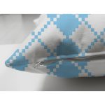 - Suet-K-7317-Gorsel3 - Realhomes Çift Taraflı Mavi Zemin Üzerinde Kare Desenli Dijital Baskılı Modern Süet Yastık Kırlent Kılıfı Realhomes