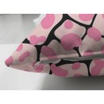 - Suet-K-7364-Gorsel3 - Realhomes Çift Taraflı Siyah Zemin Üzerinde Pembe Renkli Puantiye Desenli Modern Süet Yastık Kırlent Kılıfı Realhomes