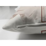 - Suet-K-7405-Gorsel3 - Realhomes Çift Taraflı Beyaz Zeminde Onedraw Çizimli Antik Desenli Dijital Baskılı Modern Süet Yastık Kılıfı Realhomes