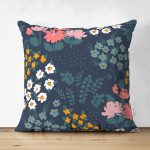 - Suet-K-7440-Gorsel1 - Realhomes Çift Taraflı Renkli Zeminde Onedraw Çizimli Çiçek Desenli Dijital Baskılı Modern Süet Kırlent Kılıfı Realhomes