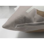 - Suet-K-7540-Gorsel3 - Realhomes Çift Taraflı Renkli Zemin Üzerinde Onedraw Çizimli Yaprak Desenli Süet Yastık Kırlent Kılıfı Realhomes