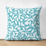 - Suet-K-7617-Gorsel1 - Realhomes Çift Taraflı Rengarenk Zemin Üzerinde Çiçek Desenli Dijital Baskılı Modern Süet Yastık Kırlent Kılıfı Realhomes