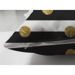 - Suet-K-7698-Gorsel3 - Realhomes Çift Taraflı Beyaz Zeminli Gold Detaylı Puantiye Dijital Baskılı Modern Süet Yastık Kırlent Kılıfı Realhomes