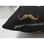 - Suet-K-7702-Gorsel3 - Realhomes Çift Taraflı Siyah Zeminli Gold Detaylı Çizim Dijital Baskılı Modern Süet Yastık Kırlent Kılıfı Realhomes