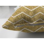 - Suet-K-7703-Gorsel3 - Realhomes Çift Taraflı Gold Zeminli Beyaz Geometrik Çizimli Dijital Baskılı Modern Süet Yastık Kırlent Kılıfı Realhomes