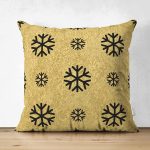 - Suet-K-7707-Gorsel1 - Realhomes Çift Taraflı Gold Zemin Üzerinde Siyah Renkli Kartanesi Desenli Modern Süet Yastık Kırlent Kılıfı Realhomes