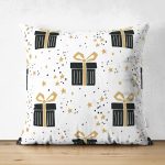 - Suet-K-7717-Gorsel1 - Realhomes Çift Taraflı Beyaz Zemin Üzerinde Gold Detaylı Hediye Paketi Desenli Süet Yastık Kırlent Kılıfı Realhomes