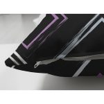 - Suet-K-7741-Gorsel3 - Realhomes Çift Taraflı Siyah Zemin Üzerinde Renkli Geometrik Desenli Dijital Baskılı Modern Süet Yastık Kılıfı Realhomes