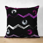 - Suet-K-7742-Gorsel1 - Realhomes Çift Taraflı Siyah Zeminli Renkli Zigzag Desenli Dijital Baskılı Modern Süet Yastık Kırlent Kılıfı Realhomes