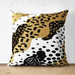 - Suet-K-7826-Gorsel1 - Realhomes Çift Taraflı Beyaz Zemin Üzerinde Gold Detaylı Modern Desenli Modern Süet Yastık Kırlent Kılıfı Realhomes