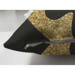 Çift Taraflı Siyah Zemin Üzerinde Gold Detaylı Modern Geyik Desenli Süet Yastık Kırlent Kılıfı Realhomes