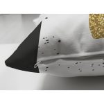 Çift Taraflı Siyah Zemin Üzerinde Gold Detaylı Sevimli Ayıcık Modern Süet Yastık Kırlent Kılıfı Realhomes