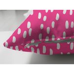 - Suet-K-7846-Gorsel3 - Realhomes Çift Taraflı Pembe Zeminli Beyaz Puantiye Desenli Dijital Baskılı Modern Süet Yastık Kırlent Kılıfı Realhomes