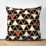 Çift Taraflı Siyah Zemin Üzerinde Gold Renkli Geometrik Desenli Modern Süet Yastık Kırlent Kılıfı Realhomes