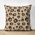 Çift Taraflı Pastel Zemin Üzerinde Gold Detaylı Geometrik Desenli Süet Yastık Kırlent Kılıfı Realhomes