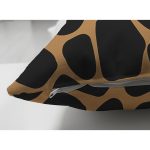 - Suet-K-8041-Gorsel3 - Realhomes Çift Taraflı Renkli Zeminli Geometrik Desenli Dijital Baskılı Modern Süet Yastık Kırlent Kılıfı Realhomes