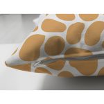 Çift Taraflı Beyaz Zemin Üzerinde Pastel Renkli Geometrik Desenli Süet Yastık Kırlent Kılıfı Realhomes