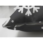 - Suet-K-8058-Gorsel3 - Realhomes Çift Taraflı Siyah Zeminli Beyaz Kartanesi Desenli Dijital Baskılı Modern Süet Yastık Kırlent Kılıfı Realhomes