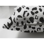 Çift Taraflı Beyaz Zemin Üzerinde Siyah Renkli Geometrik Çizim Modern Süet Yastık Kırlent Kılıfı Realhomes