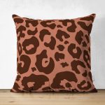 - Suet-K-8109-Gorsel1 - Realhomes Çift Taraflı Renkli Zeminli Geometrik Desenli Dijital Baskılı Modern Süet Yastık Kırlent Kılıfı Realhomes