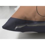 - Suet-K-8133-Gorsel3 - Realhomes Çift Taraflı Pastel Zemin Üzerinde Onedraw Çizimli Bayan Silüeti Süet Yastık Kırlent Kılıfı Realhomes