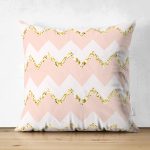 Çift Taraflı Pembe Zemin Üzerinde Gold Detaylı Renkli Zigzag Desenli Süet Yastık Kırlent Kılıfı Realhomes