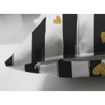 - Suet-K-8217-Gorsel3 - Realhomes Çift Taraflı Beyaz Zemin Üzerinde Gold Detaylı Çizgili Süet Yastık Kırlent Kılıfı Realhomes