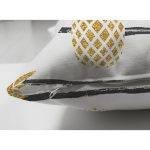 Çift Taraflı Beyaz Zemin Üzerinde Gold Renkli Ananas Desenli Modern Süet Yastık Kırlent Kılıfı Realhomes