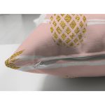 Çift Taraflı Pastel Zemin Üzerinde Gold Renkli Anans Desenli Modern Süet Yastık Kırlent Kılıfı Realhomes